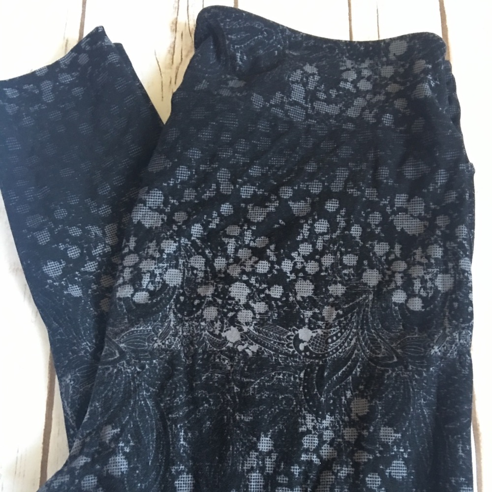 Lularoe Black and White Lace Design Leggings - TC